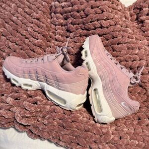Women’s Dusty Pink Suede Air-Style Lace-Up Nike Air Max Sneakers